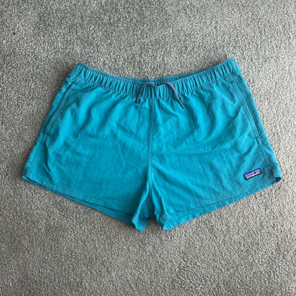 Patagonia Women's Barely Baggies™ Shorts - 2½" - Size Medium